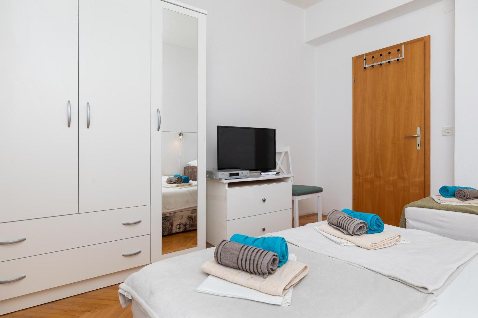 Apartments With A Parking Space Pisak, Omis - 5975 客房 照片